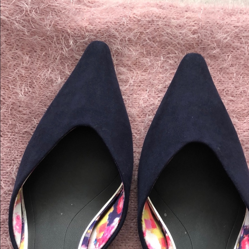 Shoes - Picture 5 of 5